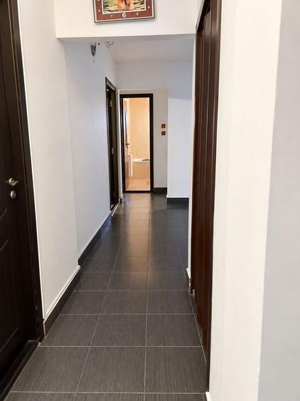 Apartament cu 3 camere decomandat, mobilat în Soarelui