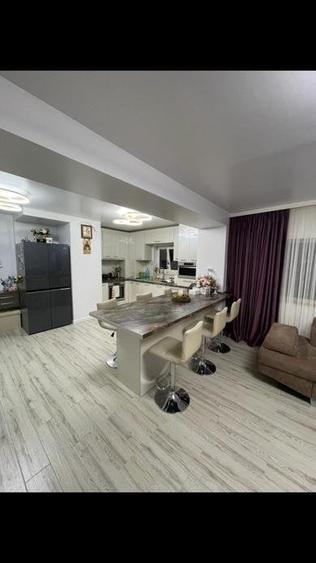 Apartament cu 3 camere decomandat, mobilat în Faleza Nord
