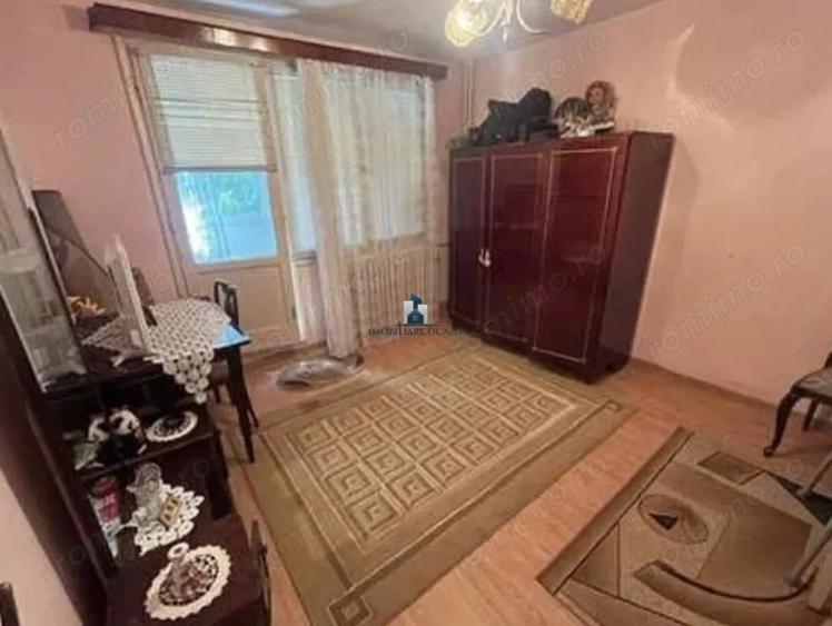 Apartament cu 3 camere decomandat în Giurgiului