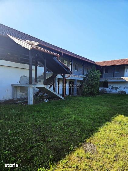 Casă cu Teren 1633 Mp în Central