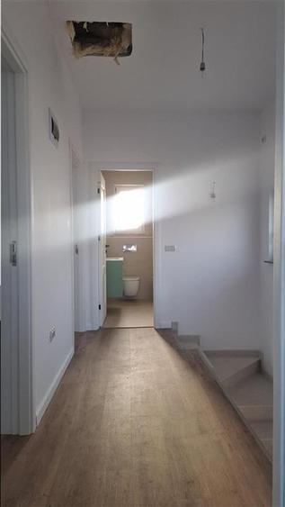 Casă individuală cu 4 camere cu Canalizare în Valea Lupului