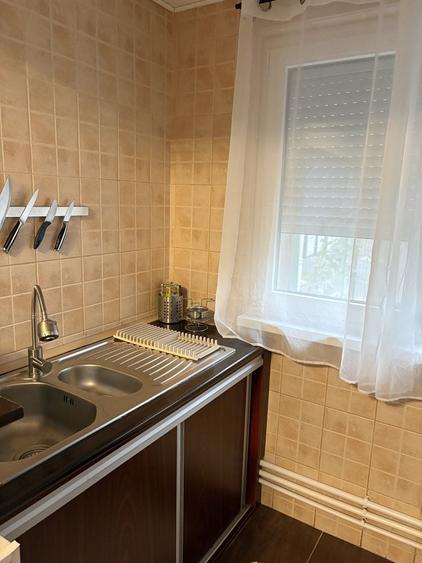 Apartament cu 2 camere decomandat în Școlilor