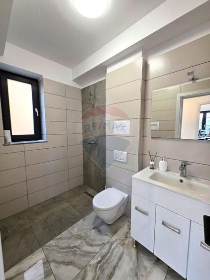 Casă individuală cu 4 camere cu Teren 150 Mp în Micro 14