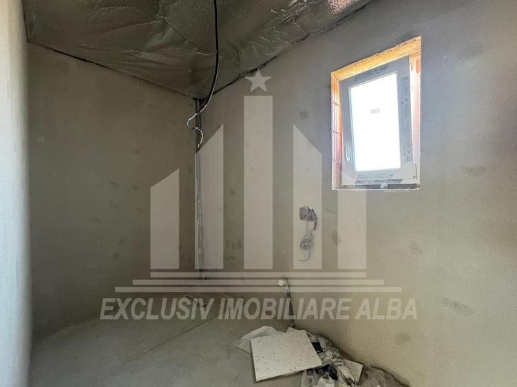Casă individuală cu 4 camere cu Canalizare în Sud-Est