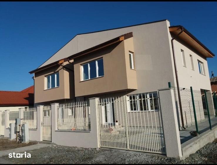 Casă cu 5 camere cu Canalizare în Dumbrăvița