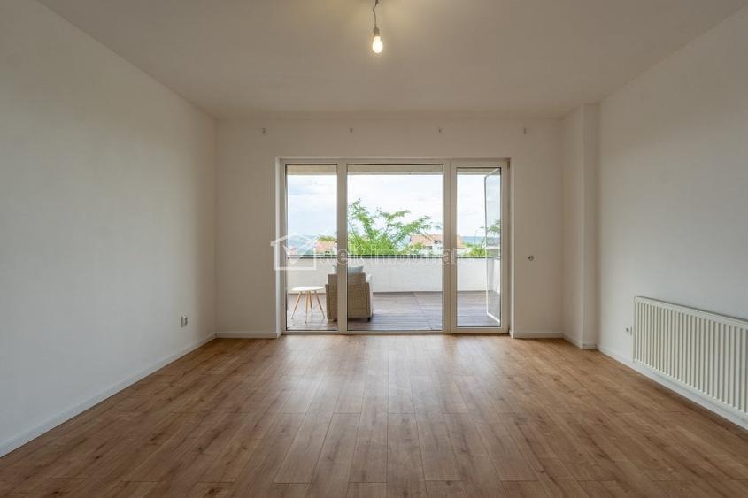 Apartament cu 2 camere decomandat în Europa