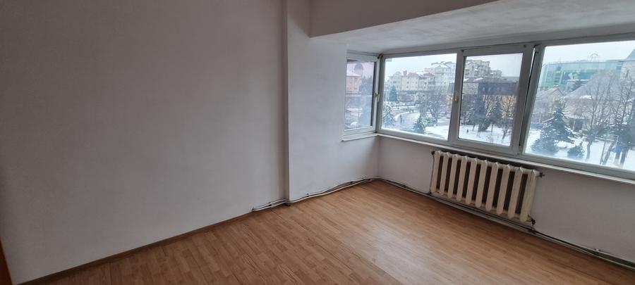 Apartament cu 4 camere în Ultracentral