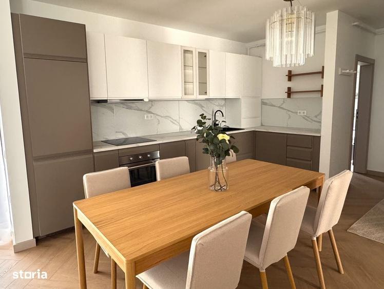 Apartament cu 3 camere decomandat în Exterior Vest