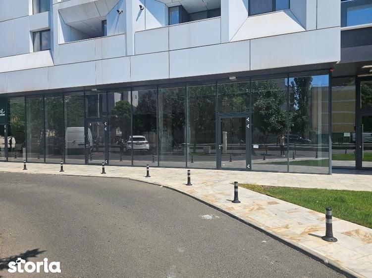 Spațiu comercial, de 405 mp, în Tei