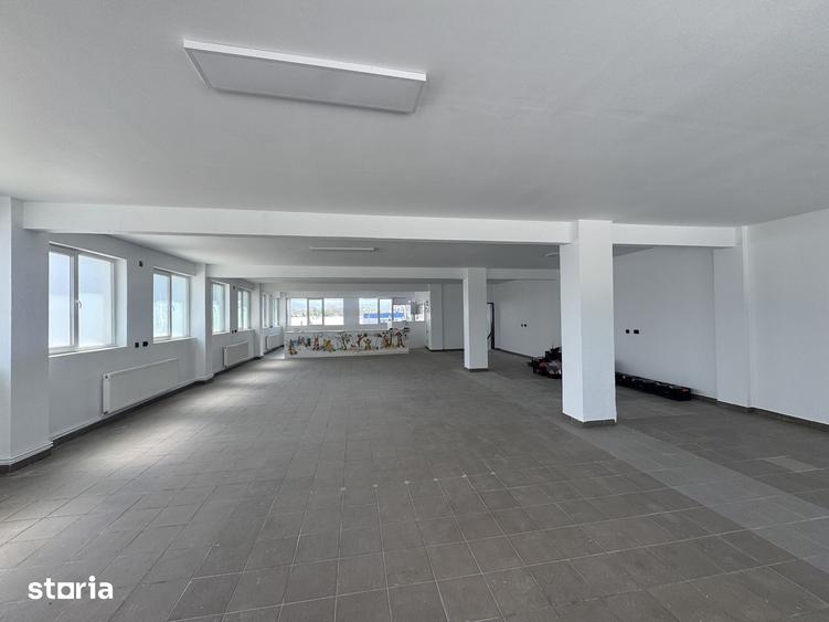 Spațiu comercial, de 200 mp, în Terezian