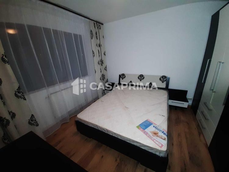 Apartament cu 2 camere semidecomandat în Podu Roș