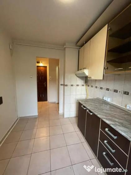 Apartament cu 2 camere semidecomandat în Săsar