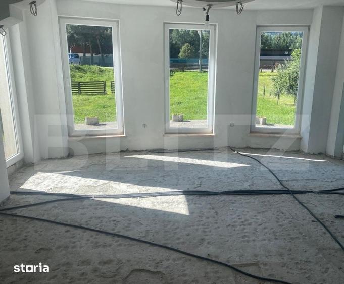 Casă cu Teren 1755 Mp în Fundu Moldovei