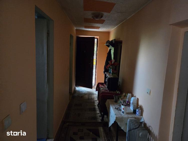 Casă cu 4 camere cu Teren 1100 Mp în Moșteni