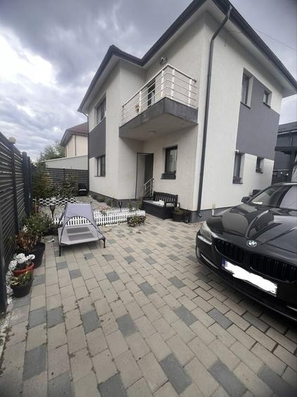 Casă cu 3 camere în Olteni