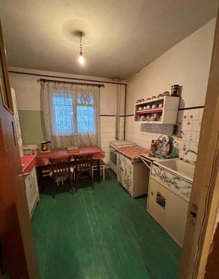 Apartament cu 3 camere semidecomandat, mobilat în Militari