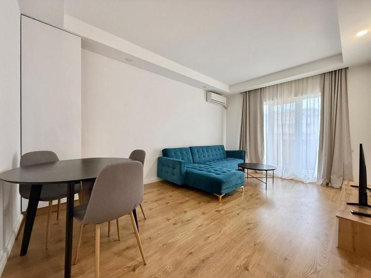 Apartament cu 3 camere decomandat în Ștefăneștii de Jos