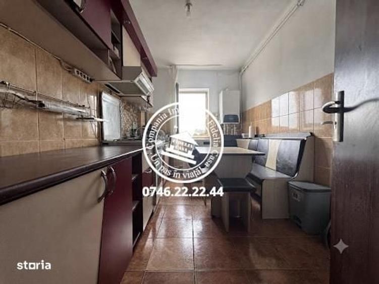 Apartament cu 4 camere decomandat în Nicolina