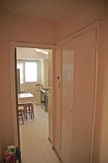 Apartament cu 4 camere decomandat în Colentina
