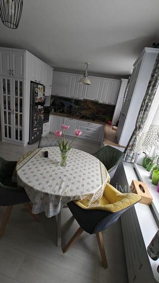 Apartament cu 3 camere semidecomandat în Europa
