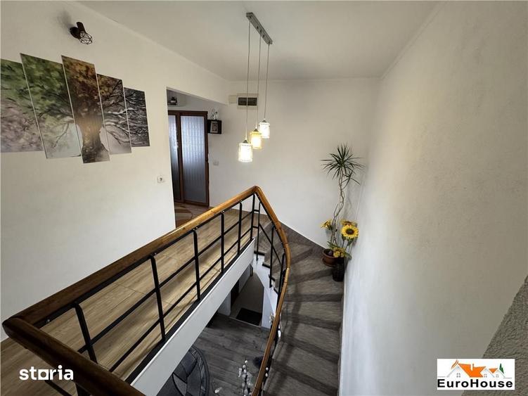 Apartament cu 5 camere în Cetate