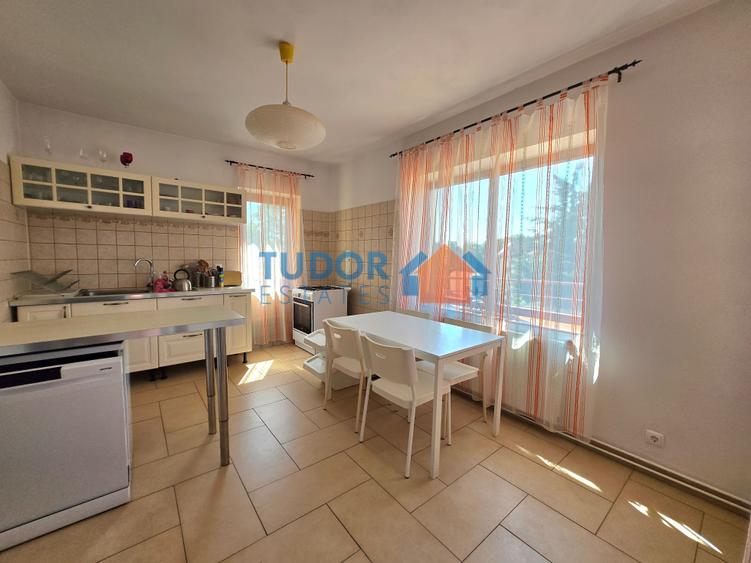 Apartament cu 3 camere în Iancu Nicolae