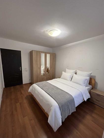 Apartament cu 3 camere semidecomandat în Narcisa
