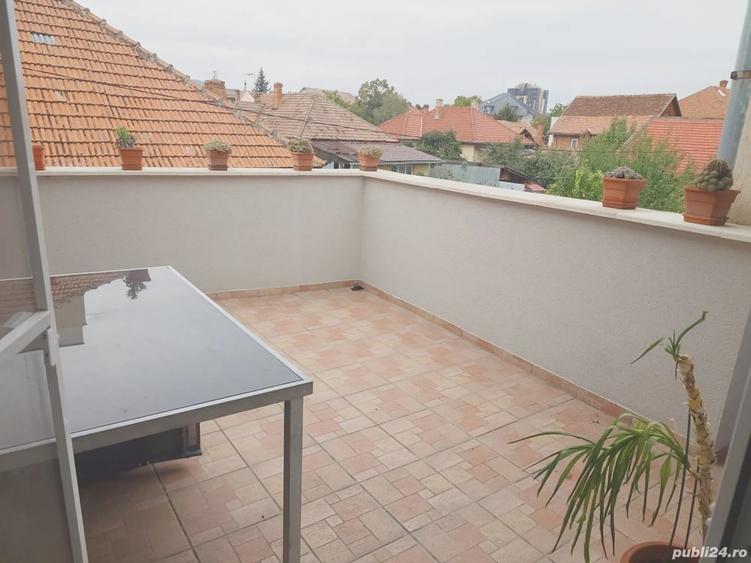 Casă cu 4 camere cu Teren 232 Mp în Central