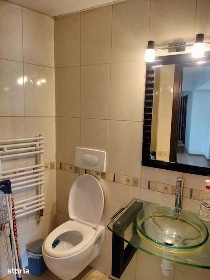 Apartament cu 3 camere în Plopilor