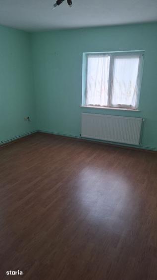 Casă cu 5 camere cu Teren 219 Mp în Moșoaia