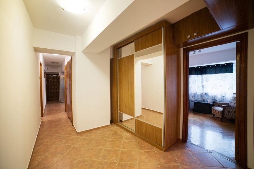 Apartament cu 4 camere decomandat, mobilat în Iancului