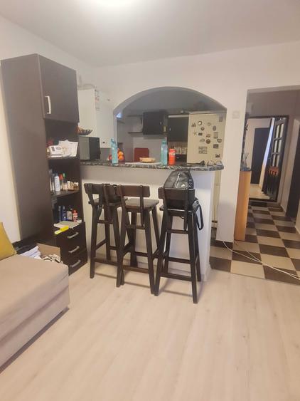 Apartament cu 2 camere decomandat în Bariera Vâlcii