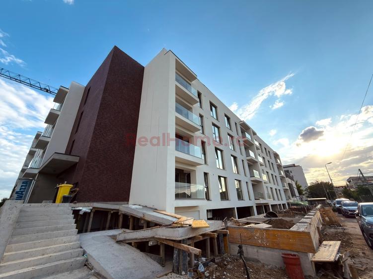 Apartament cu 3 camere decomandat în 1 Decembrie 1918