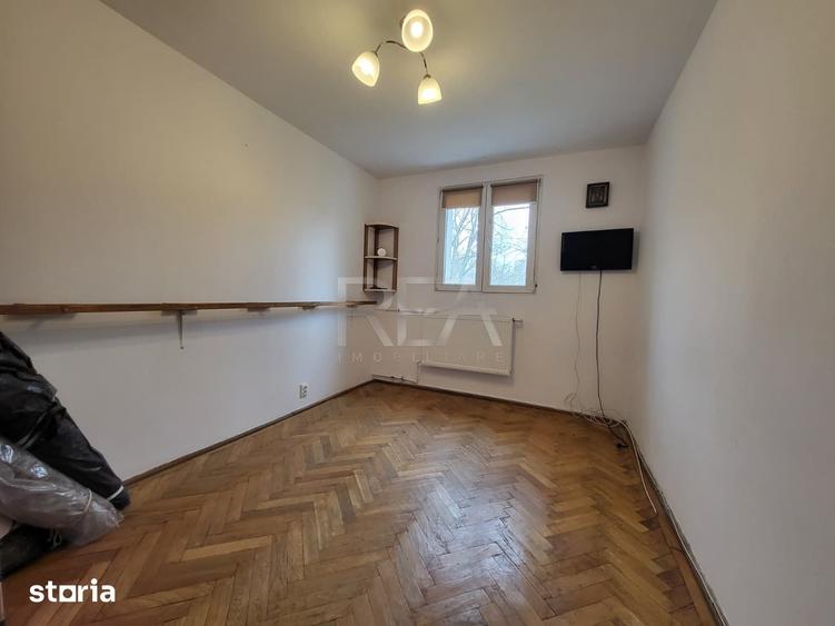 Apartament cu 4 camere semidecomandat în Sălăjan