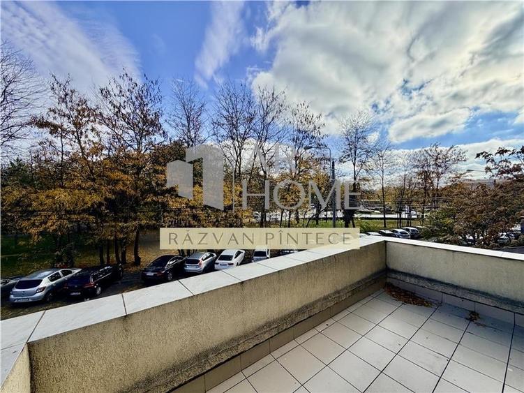 Casă individuală cu 11 camere cu Teren 370 Mp în Ultracentral