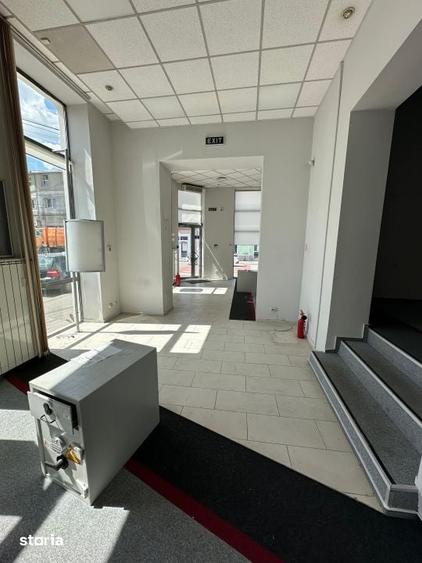 Spațiu comercial, de 230 mp, în Central