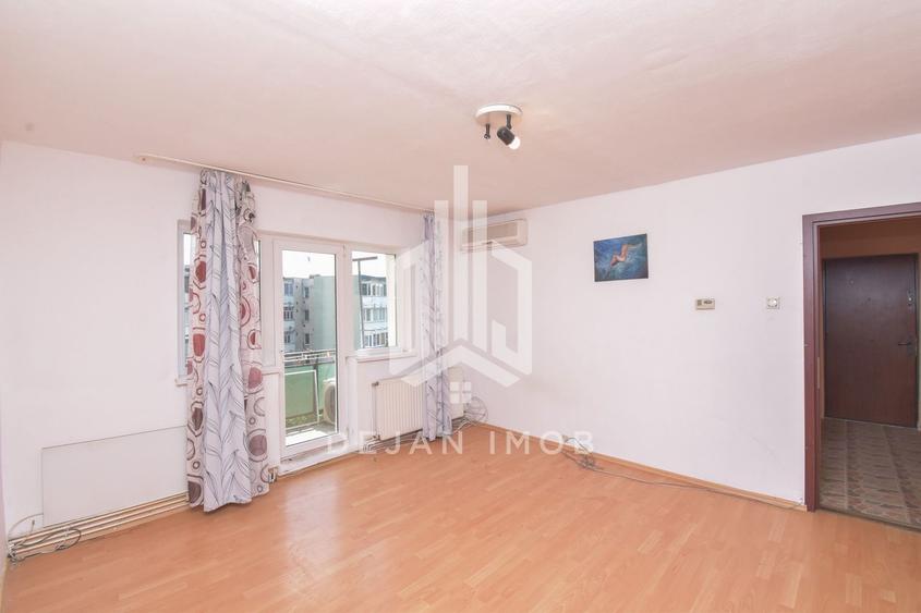 Apartament cu 2 camere semidecomandat, mobilat în Simeria