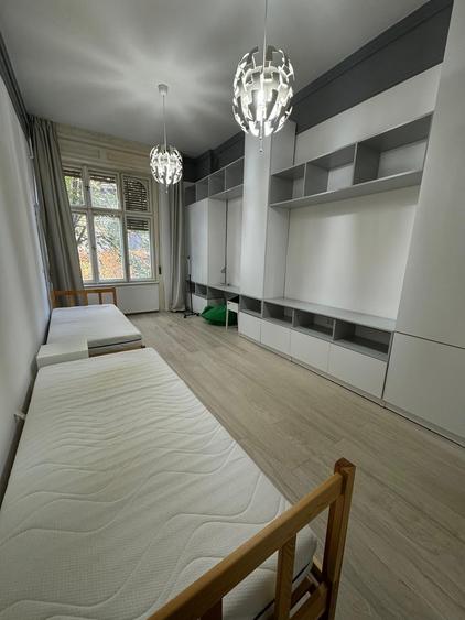 Apartament cu 4 camere decomandat, mobilat în Elisabetin
