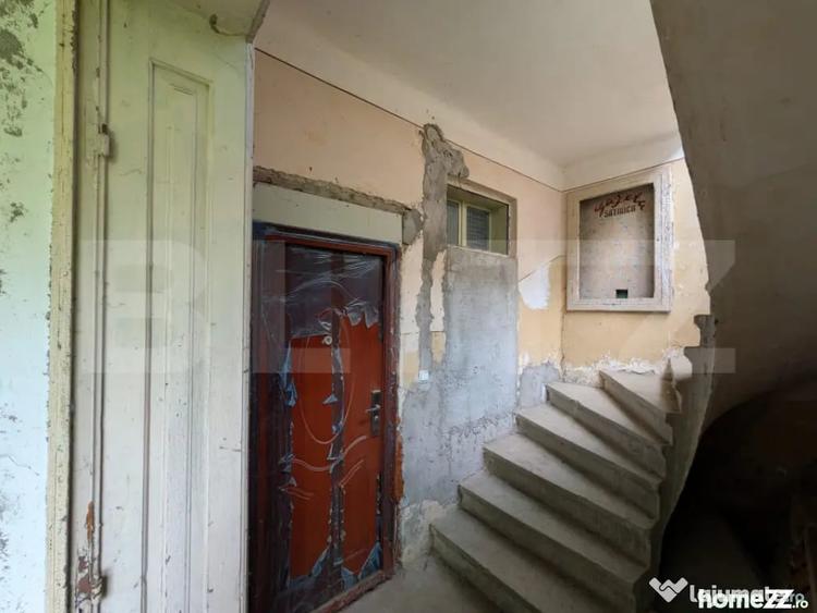 Casă cu 9 camere cu Teren 439 Mp în Central