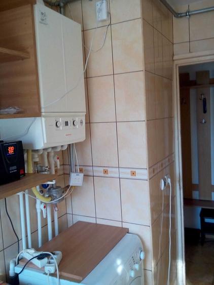 Apartament cu 4 camere semidecomandat în Inel II