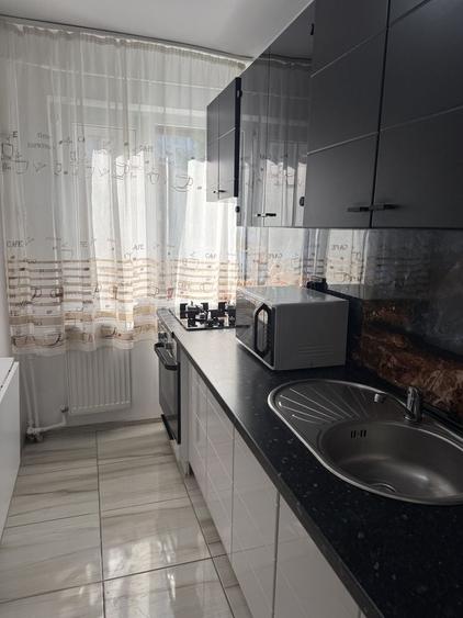 Apartament cu 2 camere semidecomandat în Ostroveni