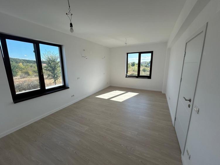 Casă cu 4 camere cu Teren 301 Mp în Corbeanca