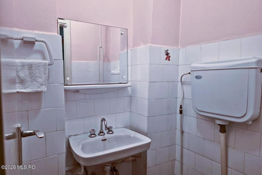 Apartament cu 4 camere decomandat în Gheorghe Lazăr