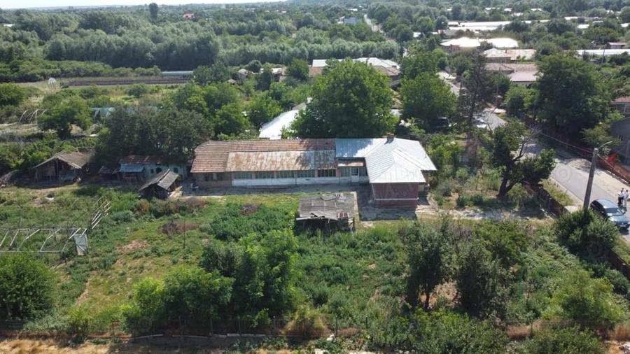 Casă cu 6 camere cu Teren 1950 Mp în Crivăț