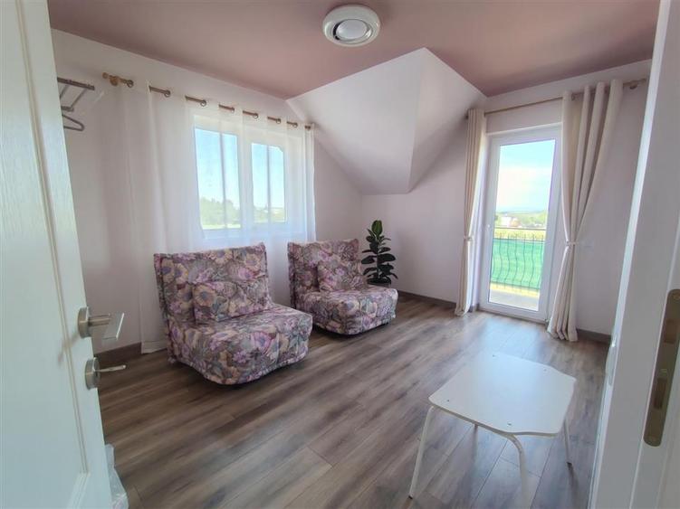 Duplex cu 4 camere cu Canalizare în Tișăuți