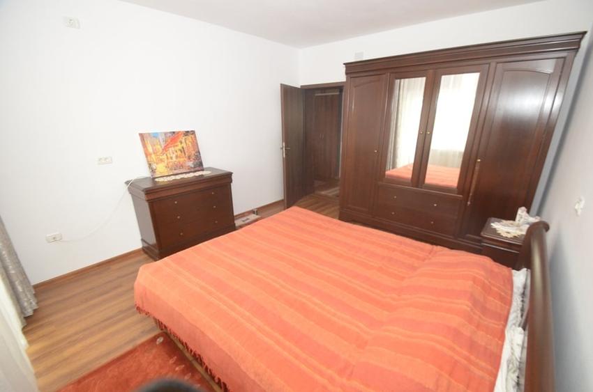 Apartament cu 3 camere decomandat în Bălcescu