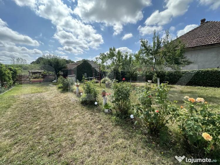Casă cu 2 camere cu Teren 2963 Mp în Central