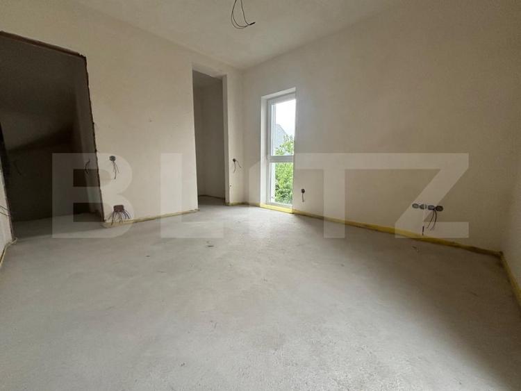 Duplex cu 4 camere cu Canalizare în Florești
