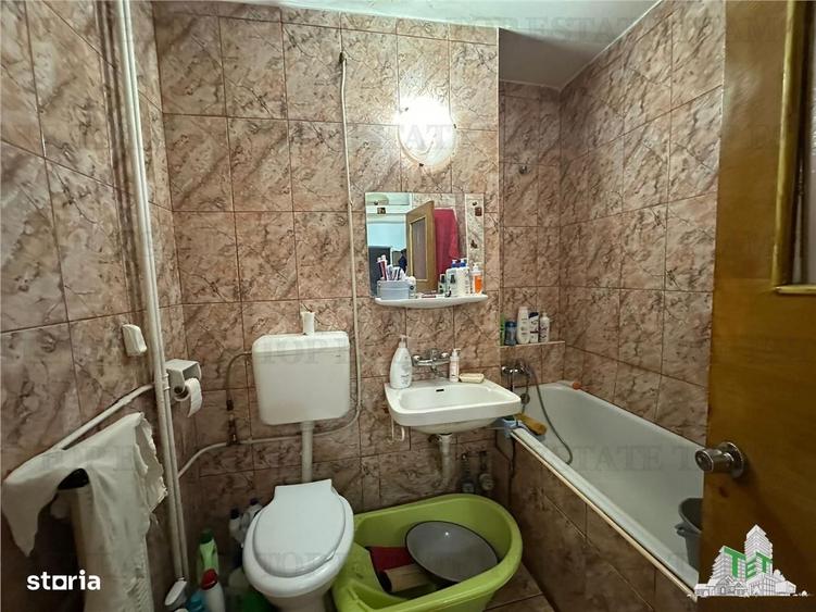 Apartament cu 3 camere decomandat în Aviației