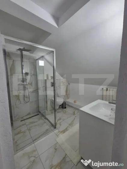 Casă cu 5 camere cu Teren 585 Mp în Central